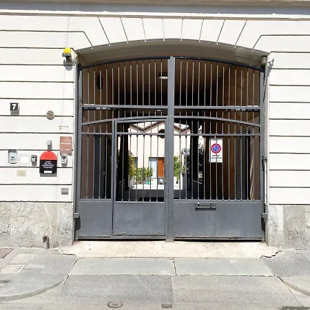 Easy - And Navigli Milano