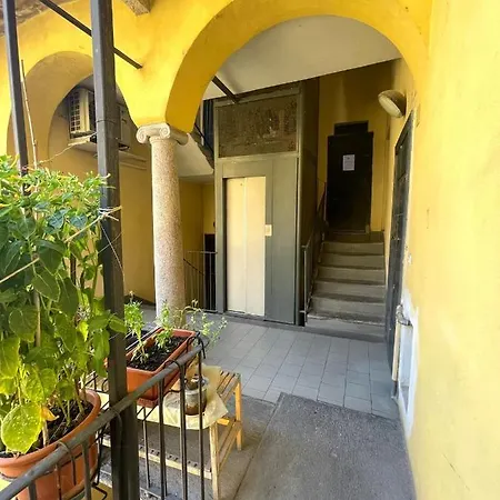 Apartmanhotel Easy - And Navigli 2*