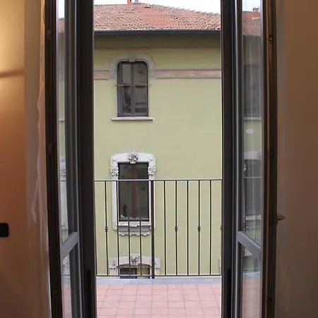 Easy - And Navigli Milano