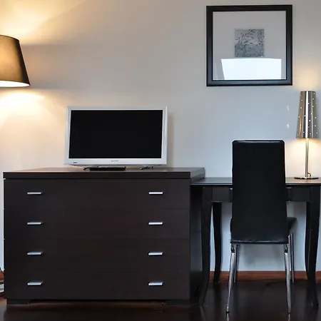 Lägenhetshotell Easy - And Navigli