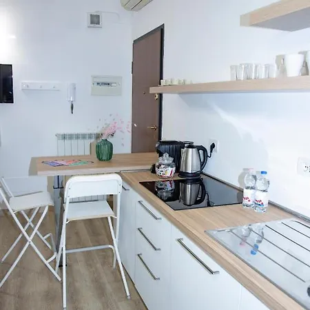 Easy - Rooms&apartments Navigli Aparthotel 2*