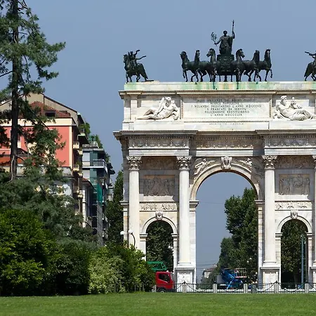 Aparthotel Easy - Rooms&apartments Navigli 2*